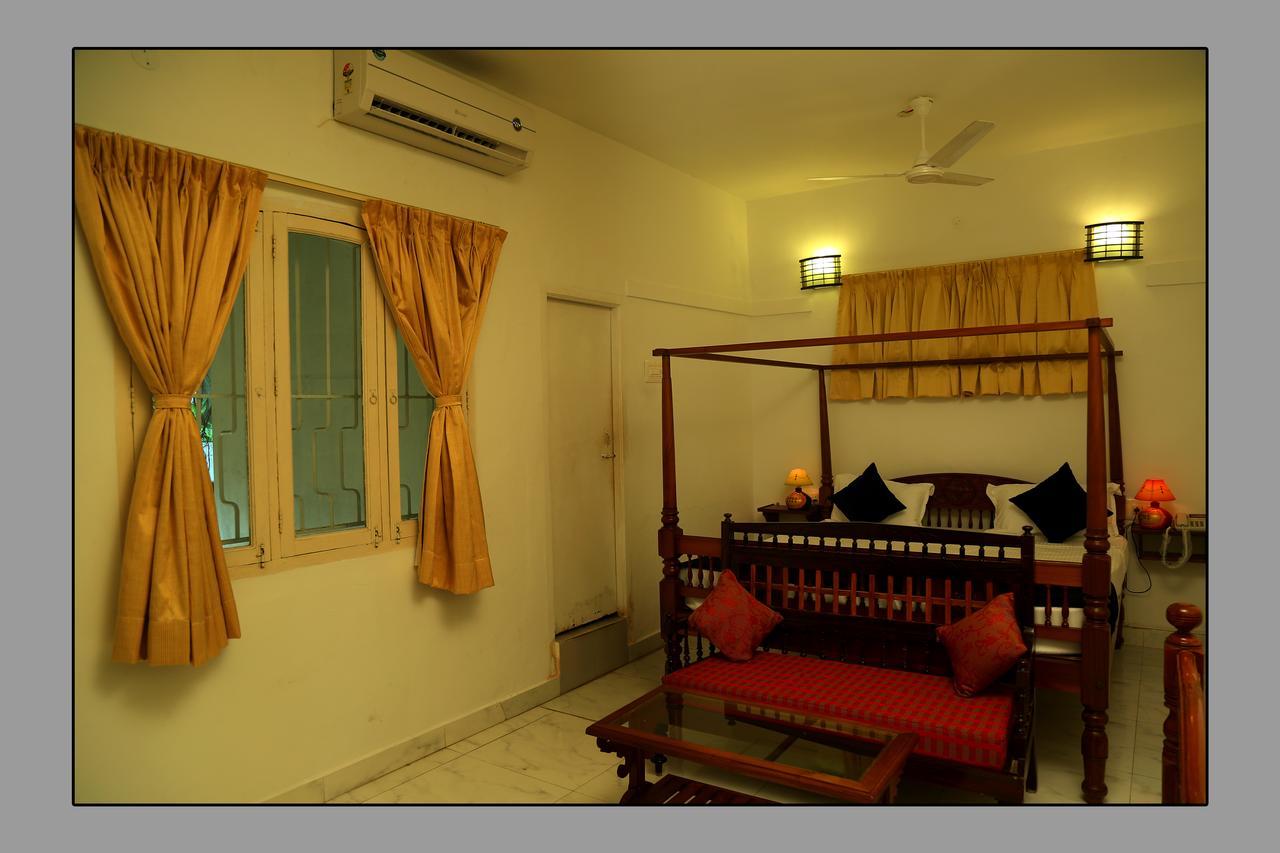 Le Capucin Hotell Pondicherry Exteriör bild