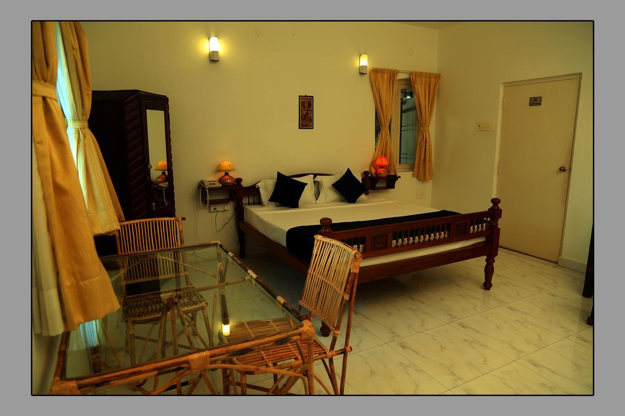 Le Capucin Hotell Pondicherry Exteriör bild