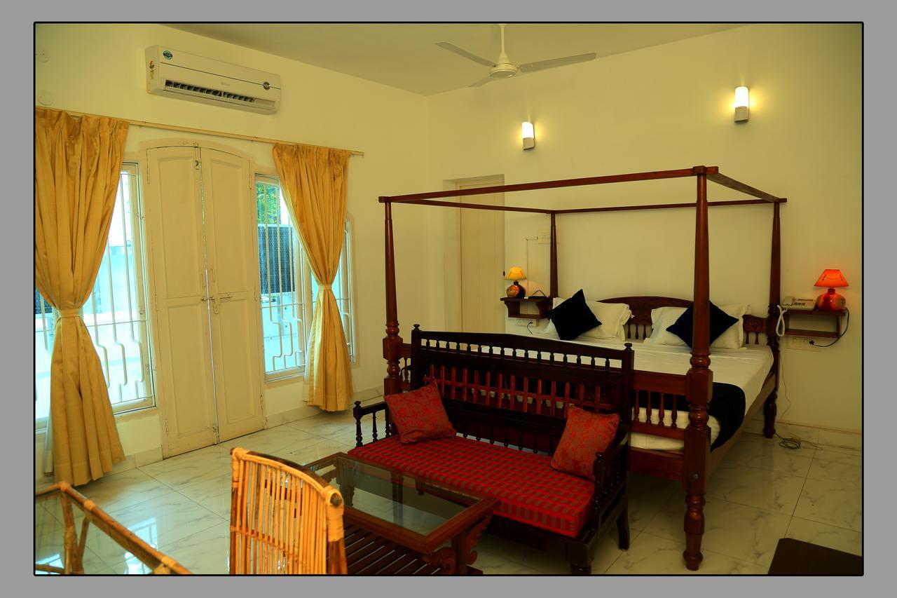 Le Capucin Hotell Pondicherry Exteriör bild