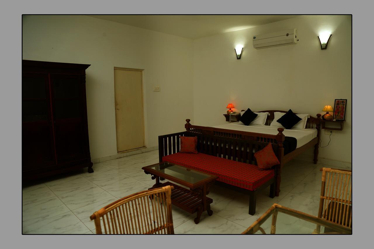 Le Capucin Hotell Pondicherry Exteriör bild