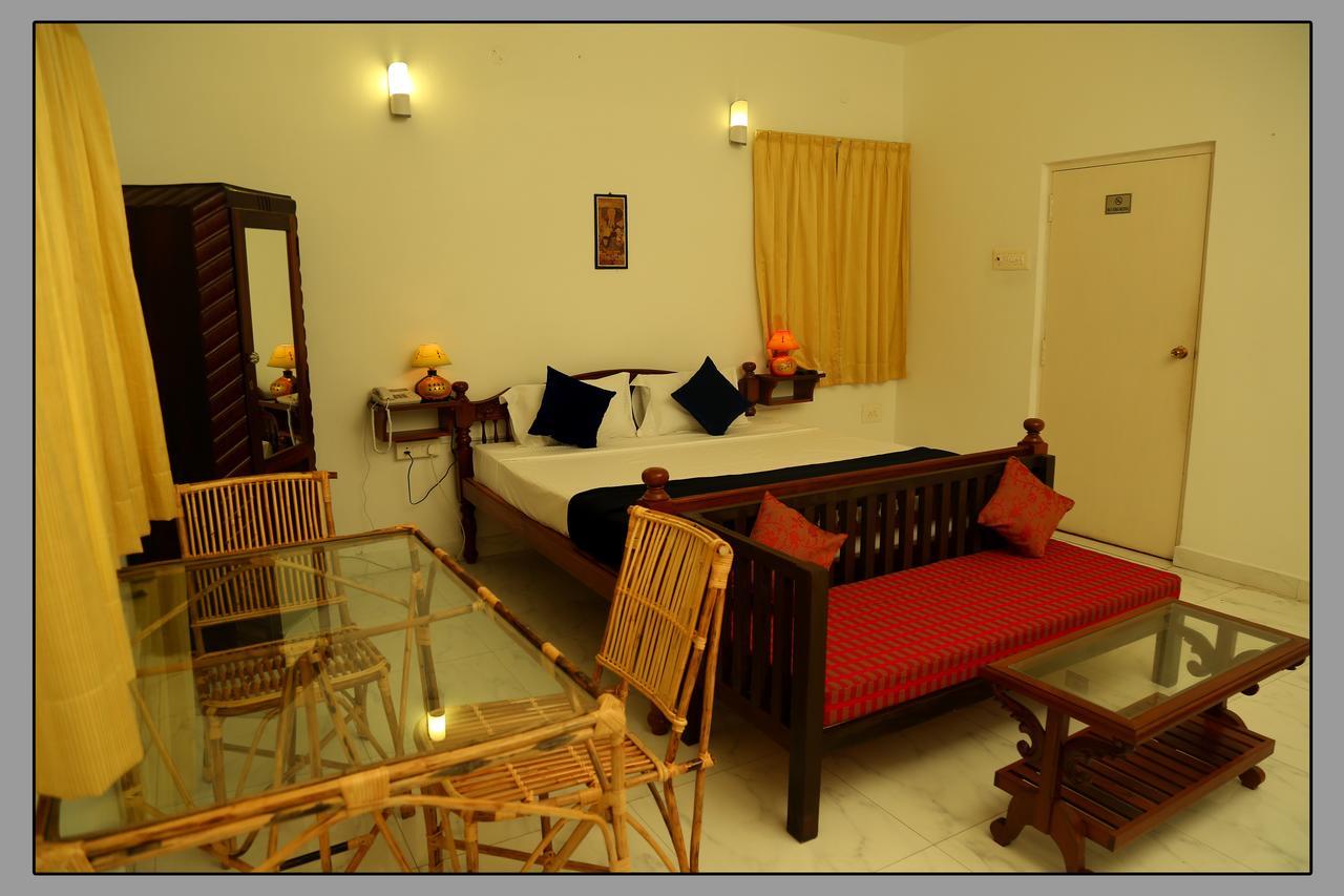 Le Capucin Hotell Pondicherry Exteriör bild